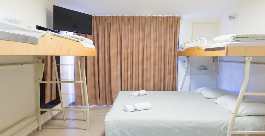 Family Accommodation - HI Shlomi 